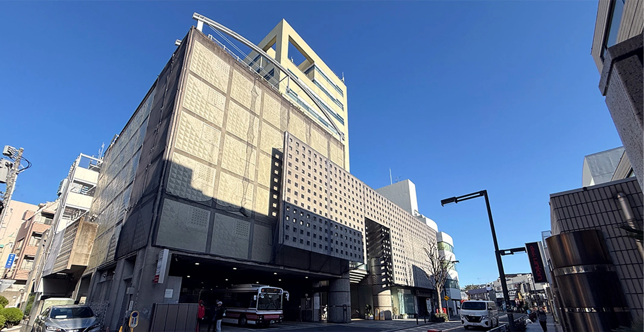北沢タウンホール ホール外観